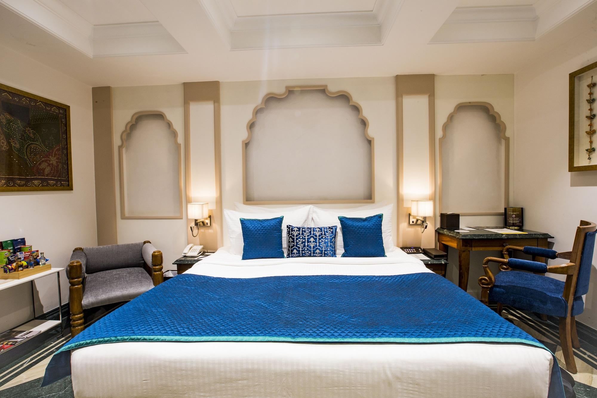 Bawa Continental Hotel 3*